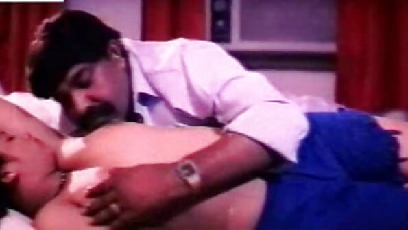 اپنے بڑے ڈک کے ساتھ چھوٹے چھوٹے بچوں کی ایک جوڑی کو چودنا